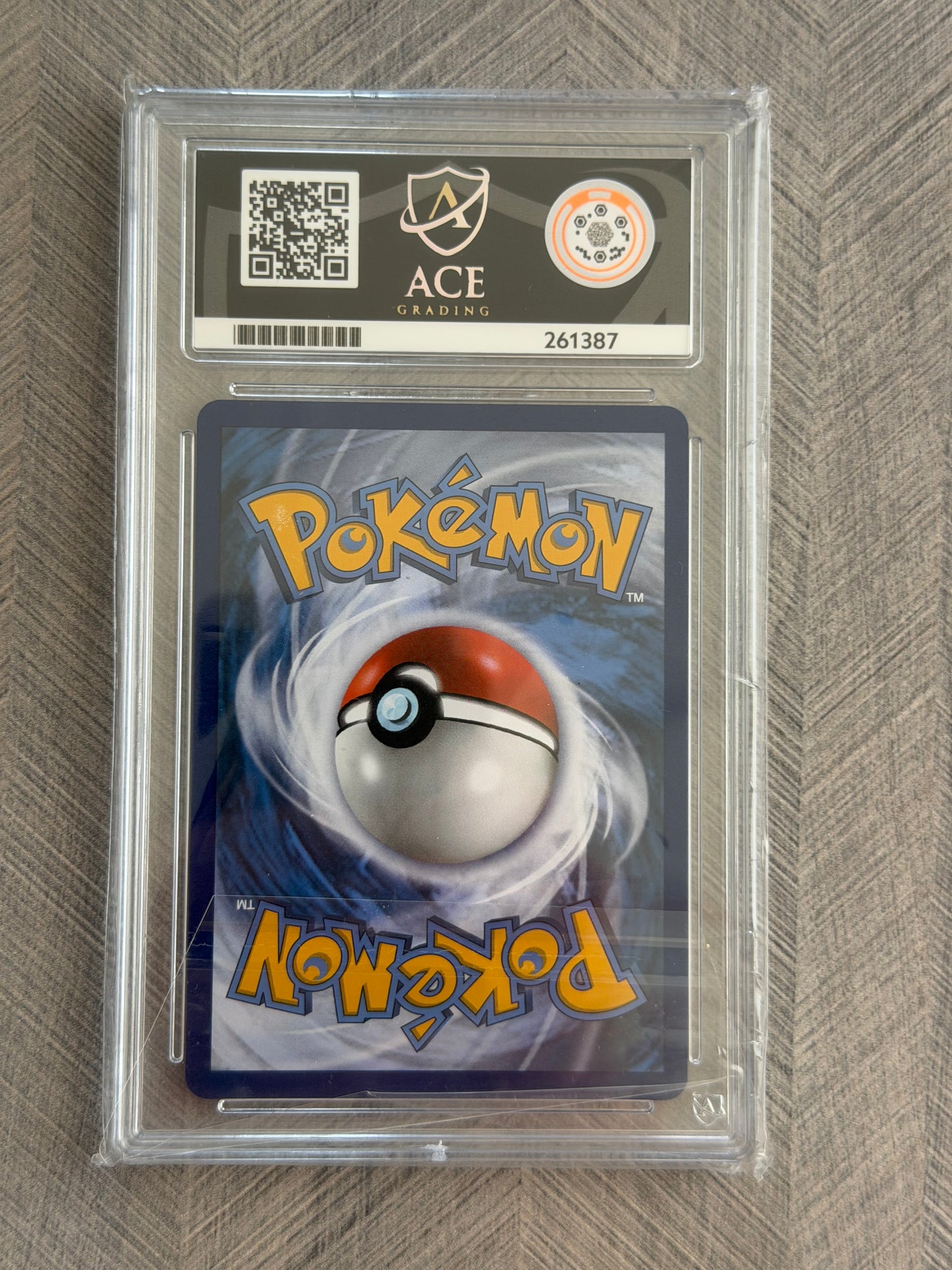 Toxapex 136/145 Full Art Guardians Rising - NM-MT 8 Ace Grading Card - English