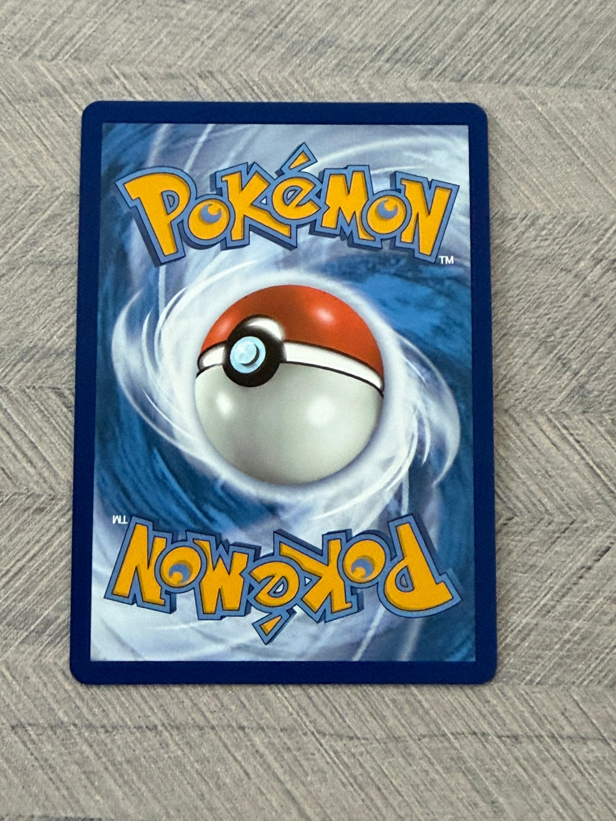 Glaceon VMAX 041/203 Evolving Skies Pokémon Card - English