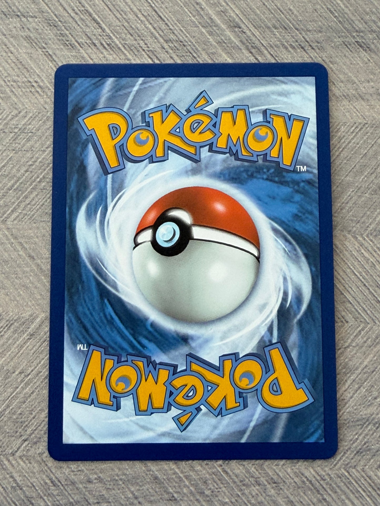 Raikou 050/185 Amazing Rare Vivid Voltage Pokémon Card - English