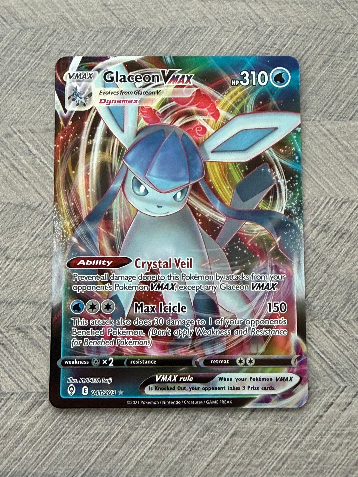 Glaceon VMAX 041/203 Evolving Skies Pokémon Card - English